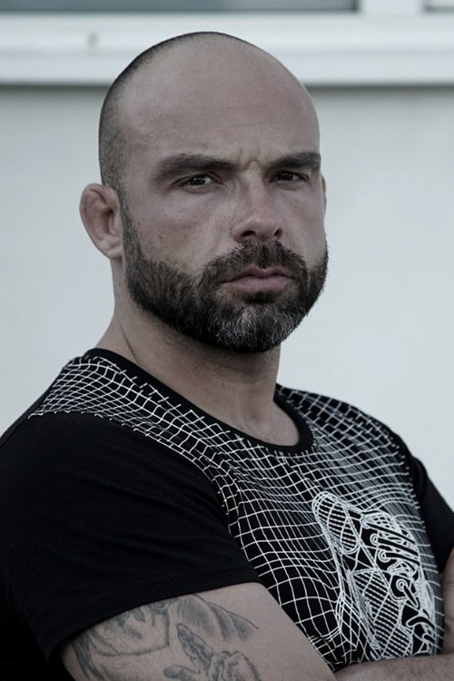 Dimitar Doychinov as Kaz
