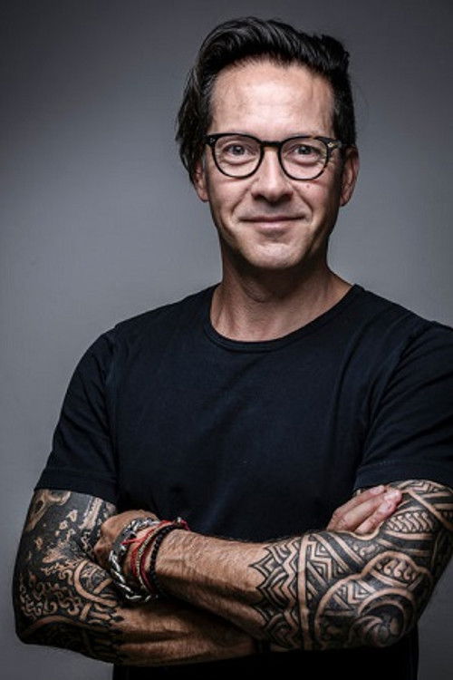 Christof Arnold as Sonntag