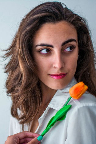 Laura Sparks as Raquel