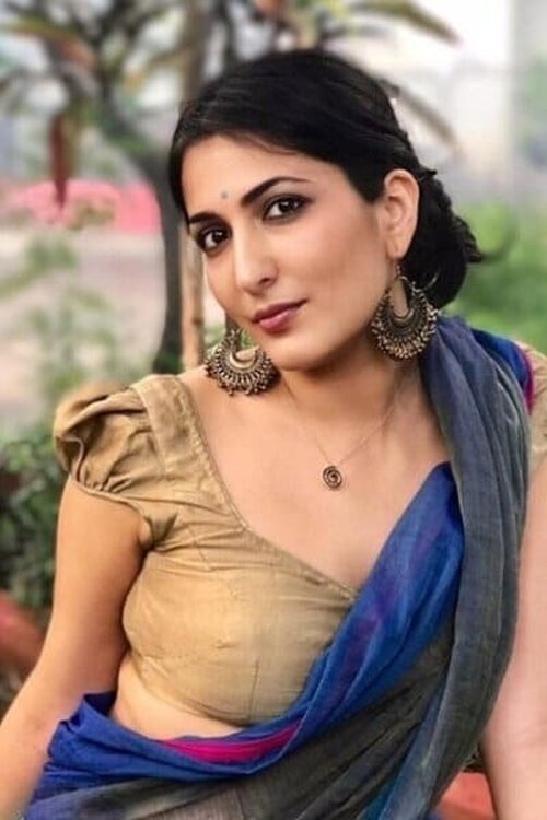 Eisha Chopra as Sonali