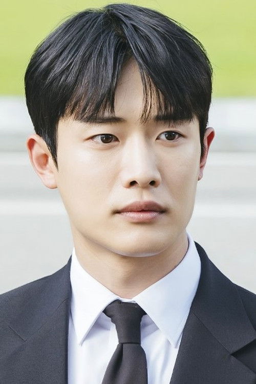 Choi Woo-jin as Home appliances store employee (uncredited)