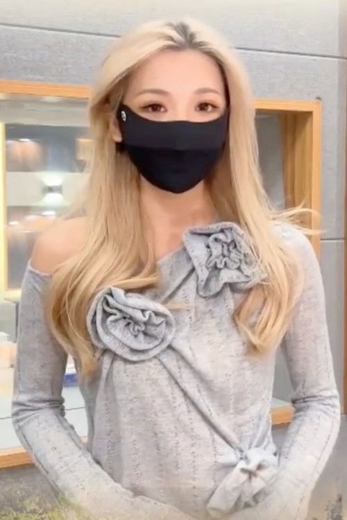 Lin Zhaoyan as 元瑶（配音）