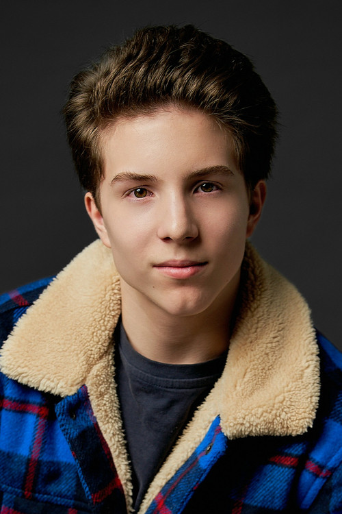 Artem Borzovsky as Паша