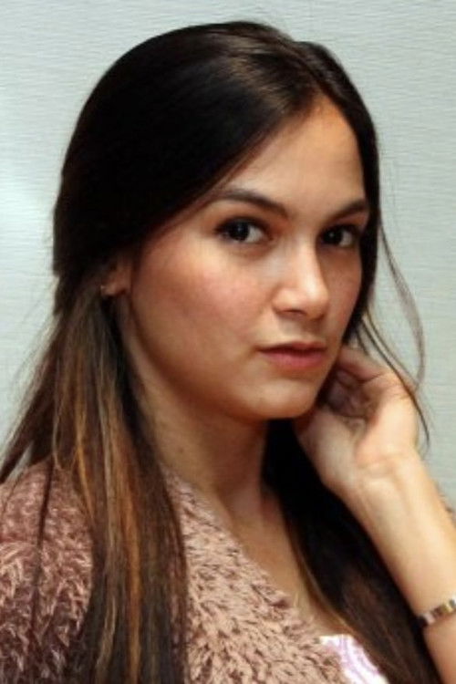 Kia Poetri as Andien