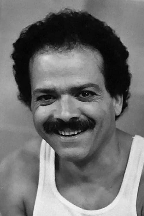 José Pérez as Attendant