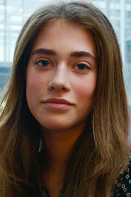 Nicoline Sharma Rubow as Amanda's Friend 1