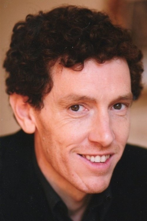 Éric Seigne as Le docteur Girardet