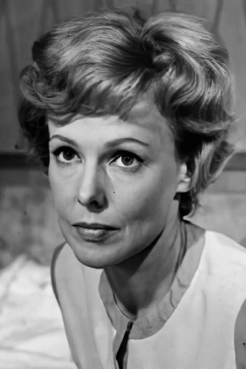 Ewa Krasnodębska as Aurelia