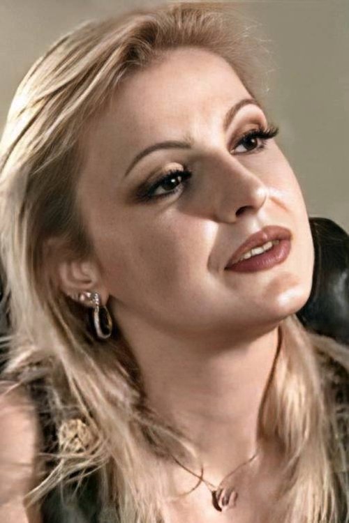 Ursula Cavalcanti as Anna Pandolfi