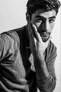 Mario Verón as Julio