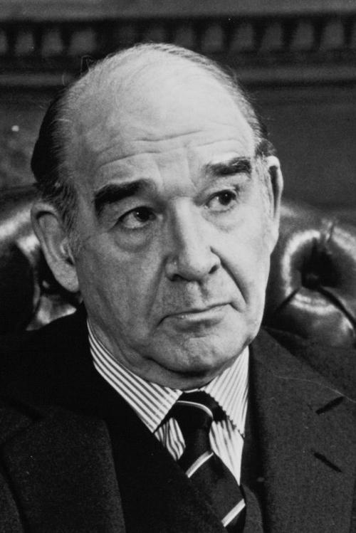 Robert Brown as Chief of Rowers (uncredited)