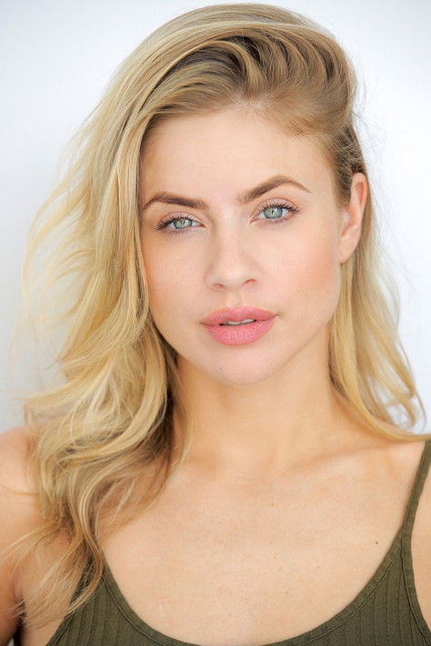 Krista Kalmus as Candice