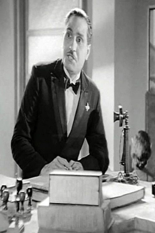 Peer Messy as كاتب اللوكاندة