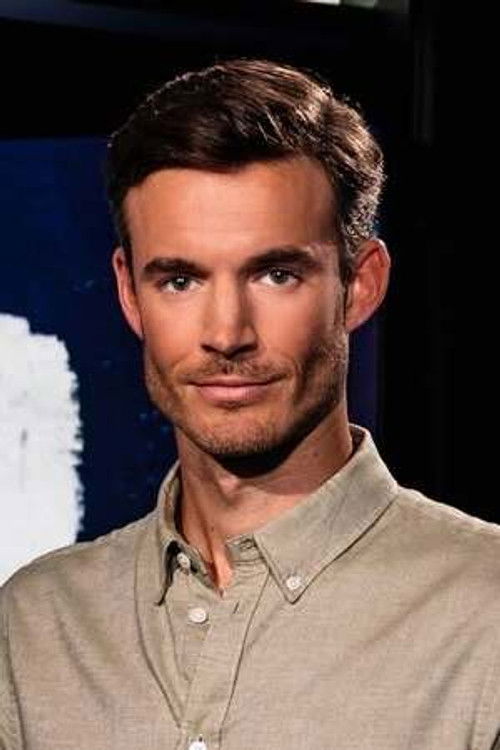 Sverre Denis as Sacha