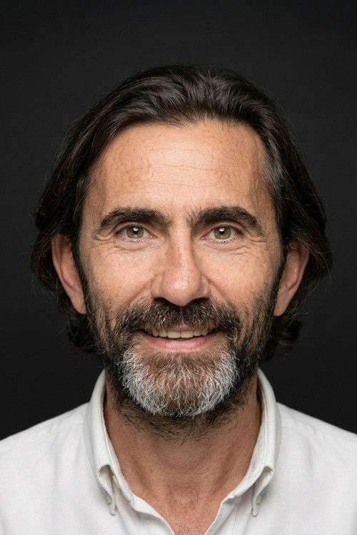 Peker Açıkalın as Hayrettin