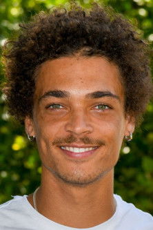 Bryan Trésor as Loic