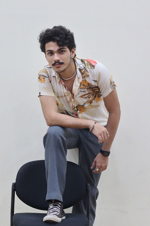Henrique Sodré as Josué