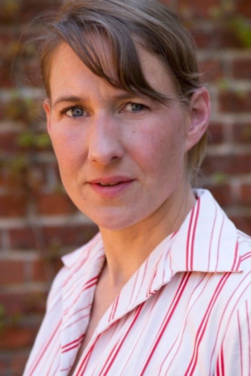 Meike Schlüter as Castingfrau