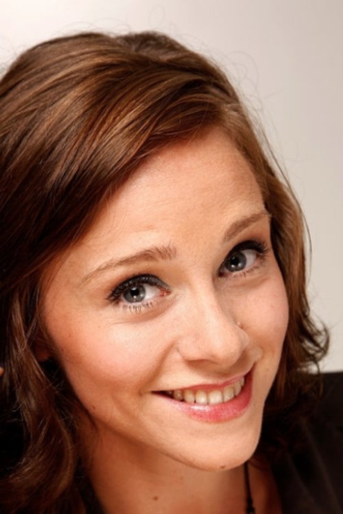 Delphine Depardieu as Chloé