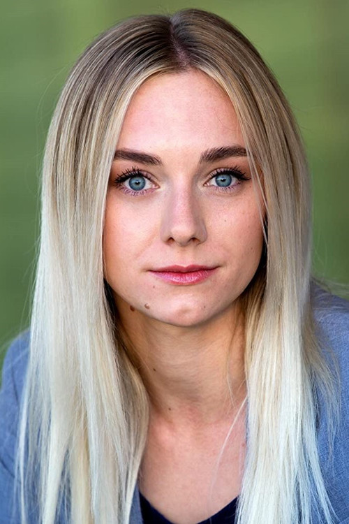 Stefania Barr as Aly