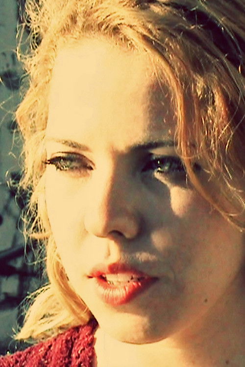 Luana Eva as Namorada