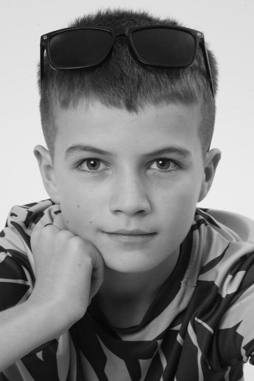 Jamie McAllister as Young Murray (12)
