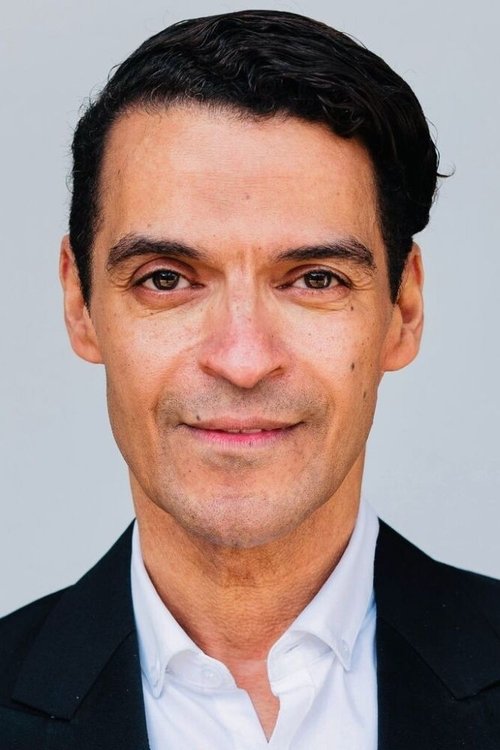 Michael Dierks as João Roseiro