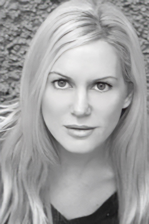 Anouk Ogueta as Mimi Weinstein