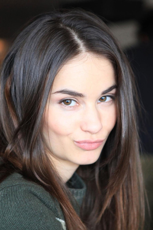 Violeta Markovska as Deanna