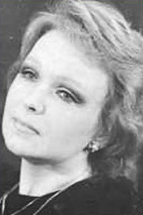 Olga Kondina as Полина