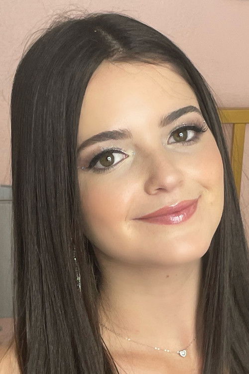 Bella Forbes profile photo