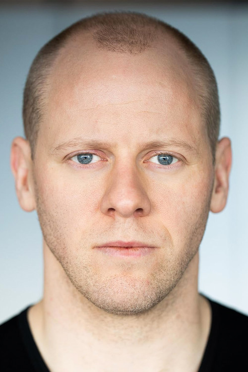 Oddur Júlíusson as Policeman