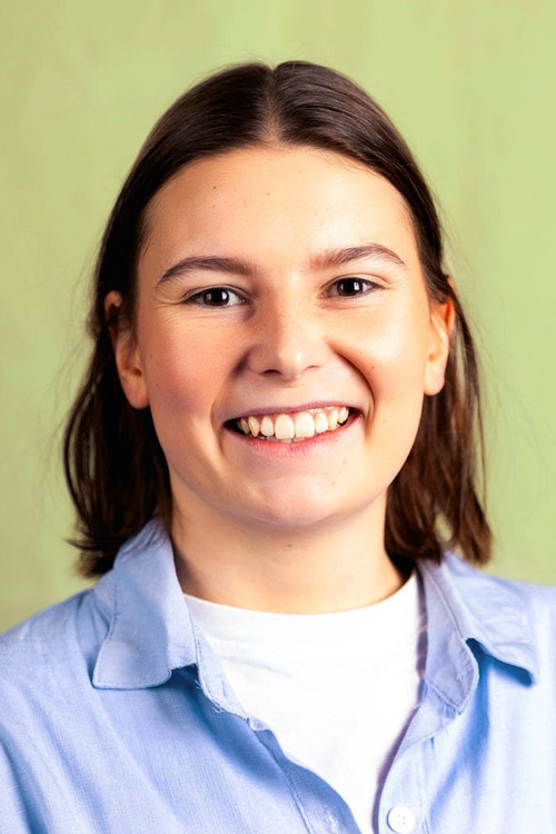 Hedda Gullikstad as Jenny