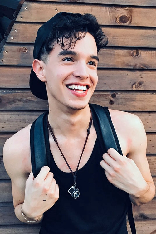 Andres Cardona as Lucas