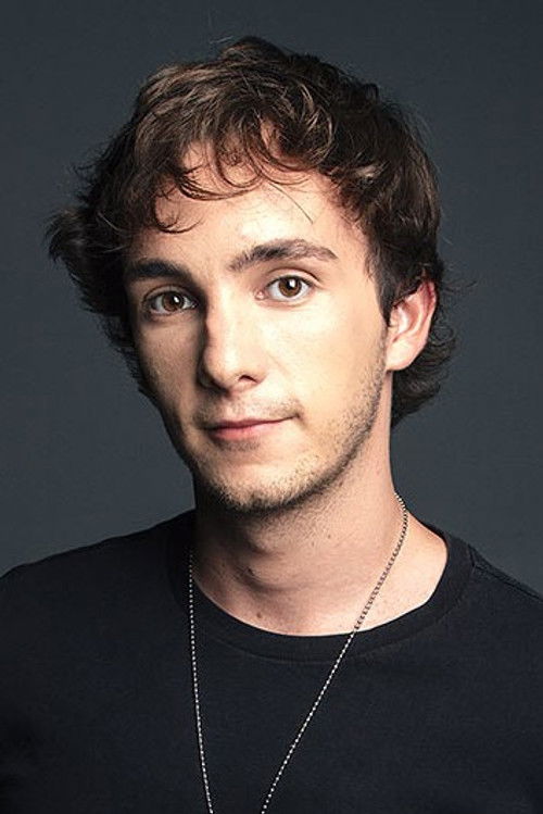 Sergi Armentano as Chico Metro