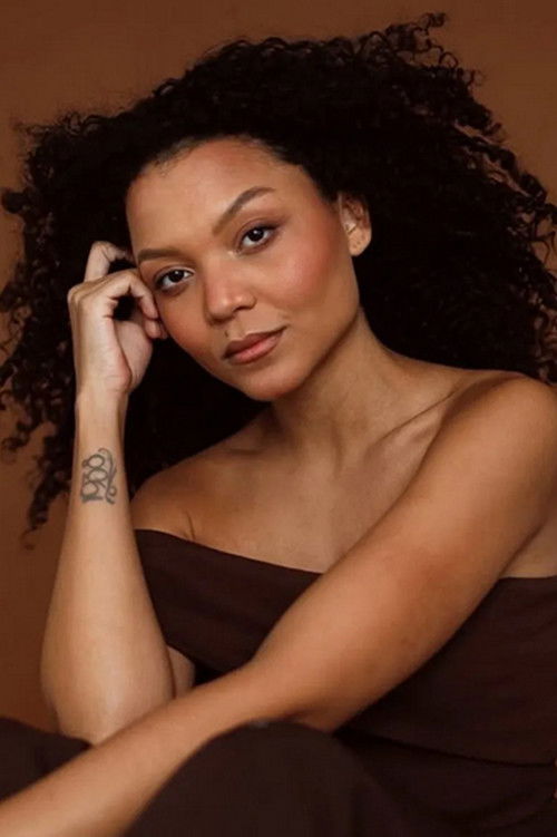 Kamila Amorim as Janes