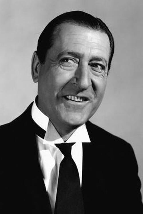 Arthur Treacher as Pipps, Butler