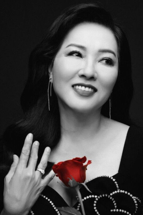 Phương Dung as Bà Cúc