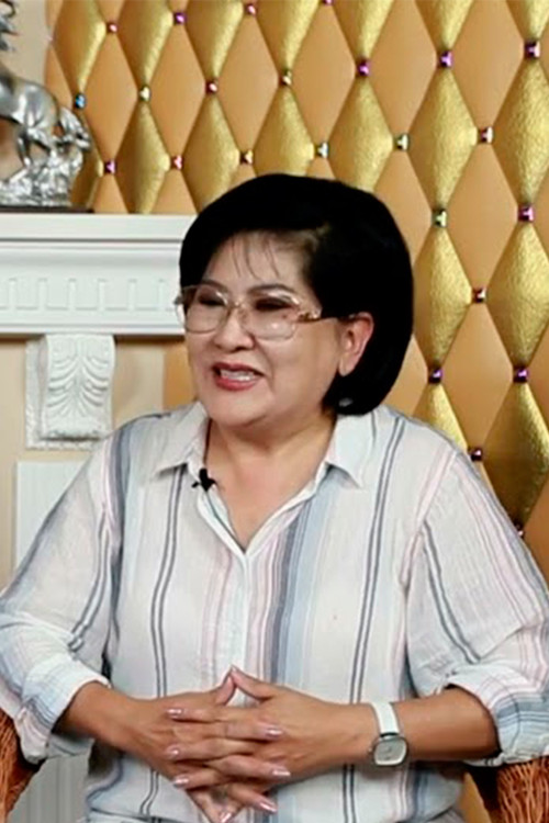 Battsetseg Natsagdorj as Suren