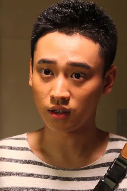 Xiaopeng Li as Kim Yong-Chul