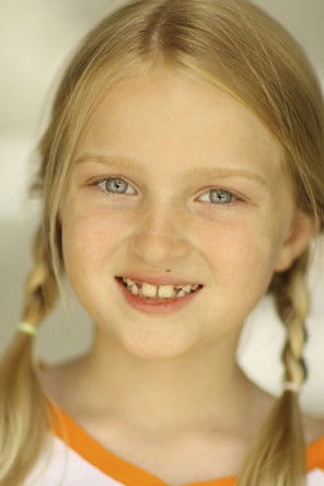 Carmen Tonry as Honey Bunny