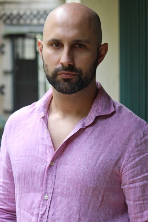 Celso Jardim as Carregador de Mudança