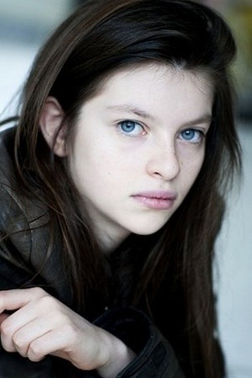 Juliette Bettencourt as Colette