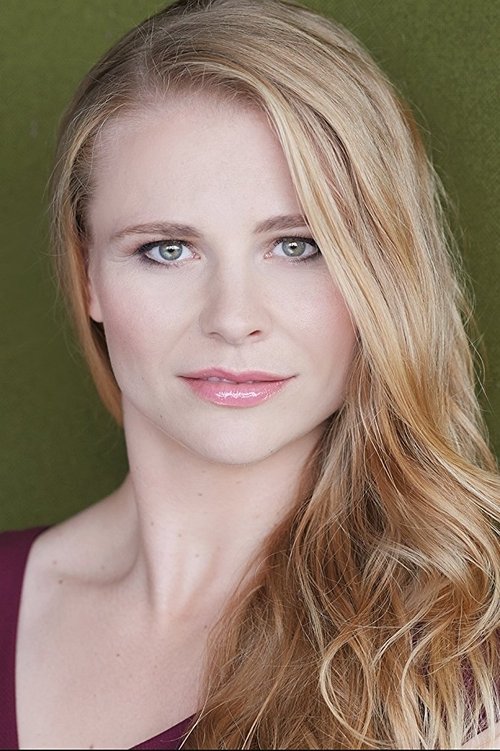 Hailey Birnie as Excel Amerson