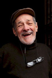 Enrique Victoria as Alberto Cabello (anciano)