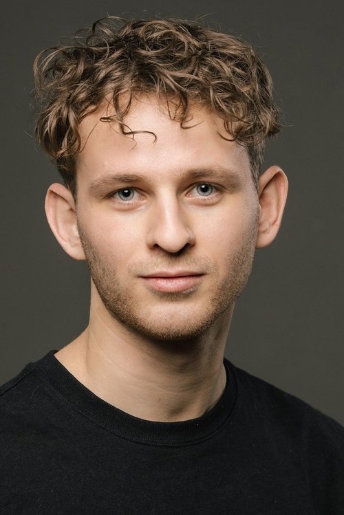 Oskar Kröönström as Refugee