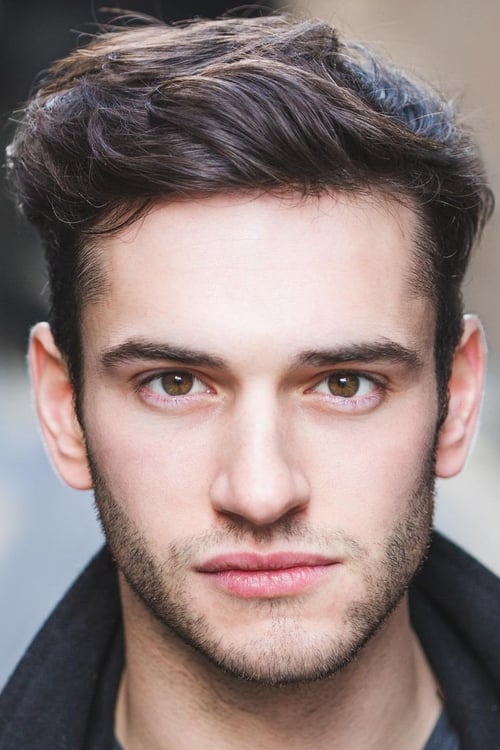 Alexander Bhat as Estrin