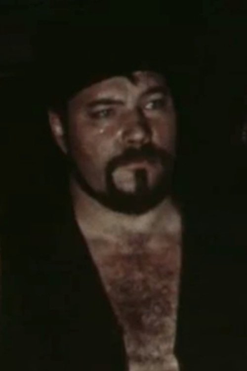 Khariy Shveyts as смотритель маяка