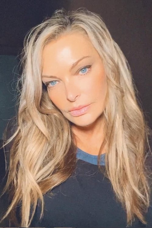 Vené L. Arcoraci as Bella Ingraham