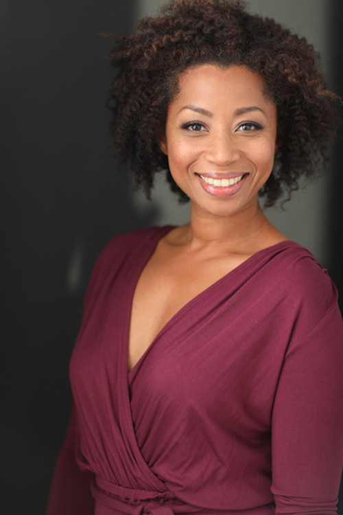 Madeleine Kelders as Minister